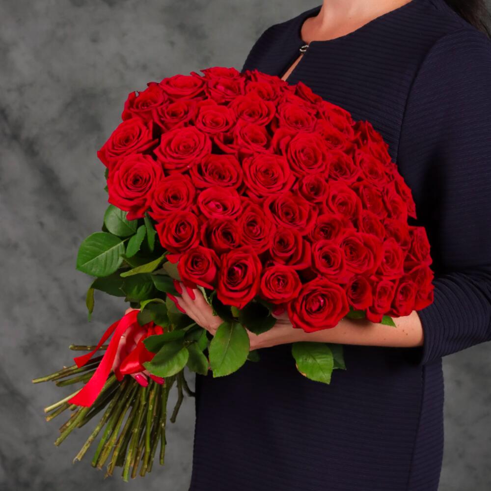 Класический букет из 55 роз